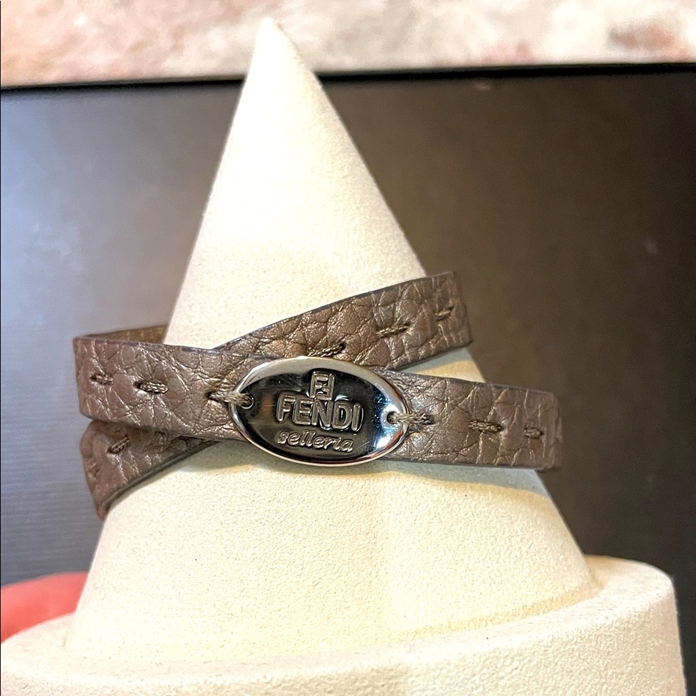💕Fendi Selleria metallic gray Leather Wrap adjustable Bracelet EUC